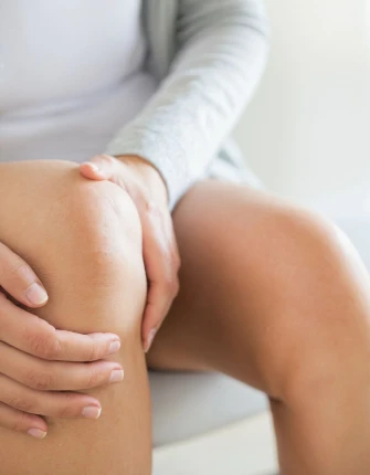Water on the Knee: Symptoms, Causes, and Treatment